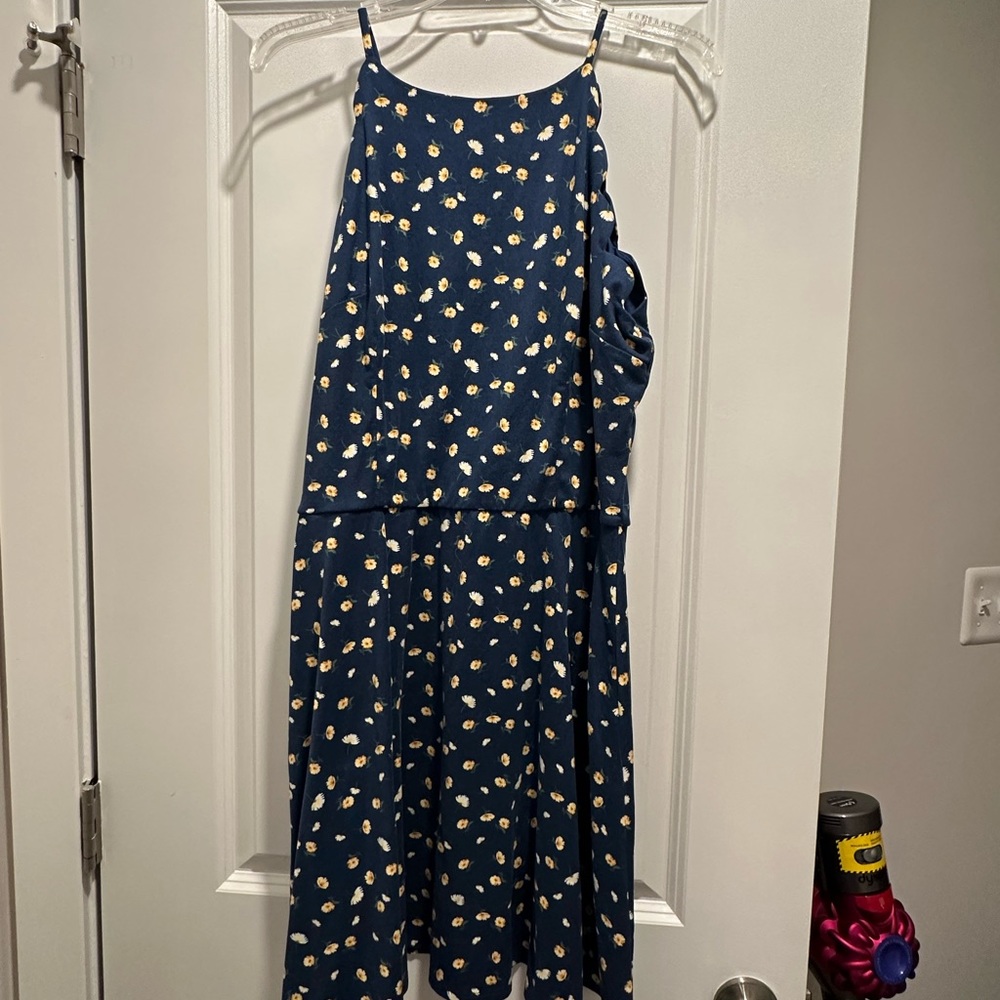 Floral dress with scalloped detail